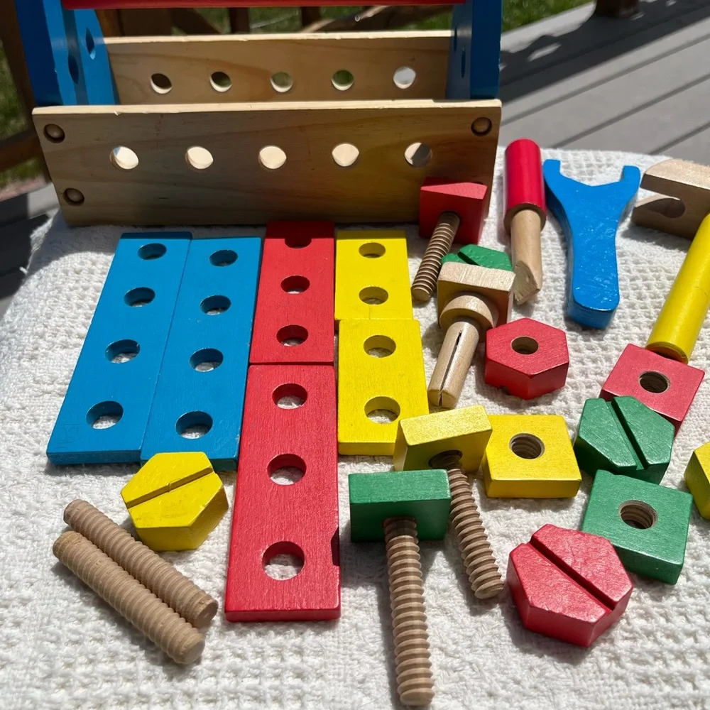 Melissa & Doug Take-Along Tool Kit. Preloved. 27 pieces total. Ages 3+